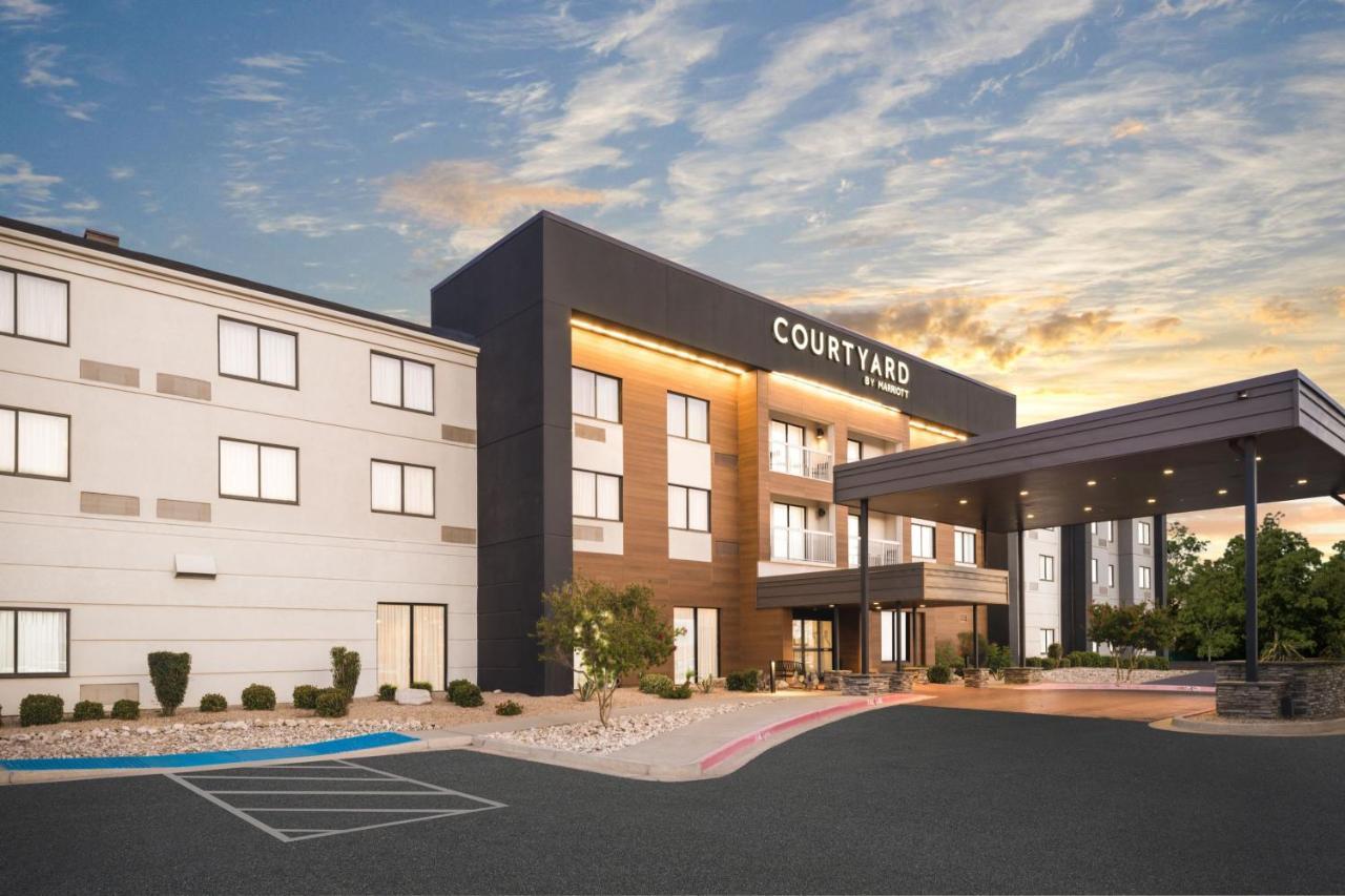 Отель Courtyard El Paso Airport Экстерьер фото